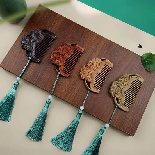 Chinese Combs: A Beautiful Blend of Function and Artistry 🖤🎨 - STAR8S