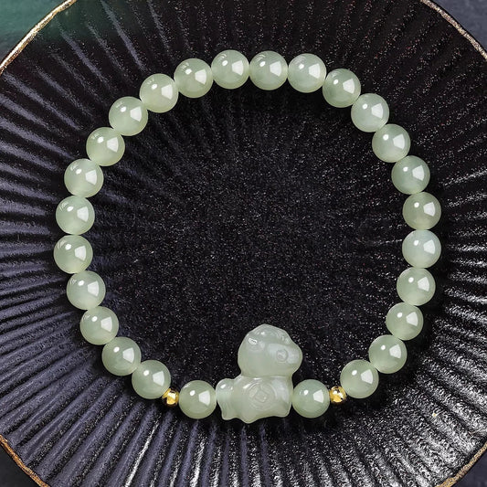 Which Hand to Wear a Jade Bracelet? Left vs. Right Hand Benefits