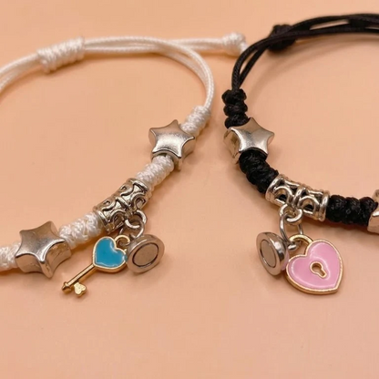 Magnetic Couples Bracelets Matching Four Leaf Clover Friendship Bracelets Mutual Attraction Braided Rope Cord Bracelet Set for Boyfriend Girlfriend Long Distance Relationship Jewelry Gift Black White 2Pcs