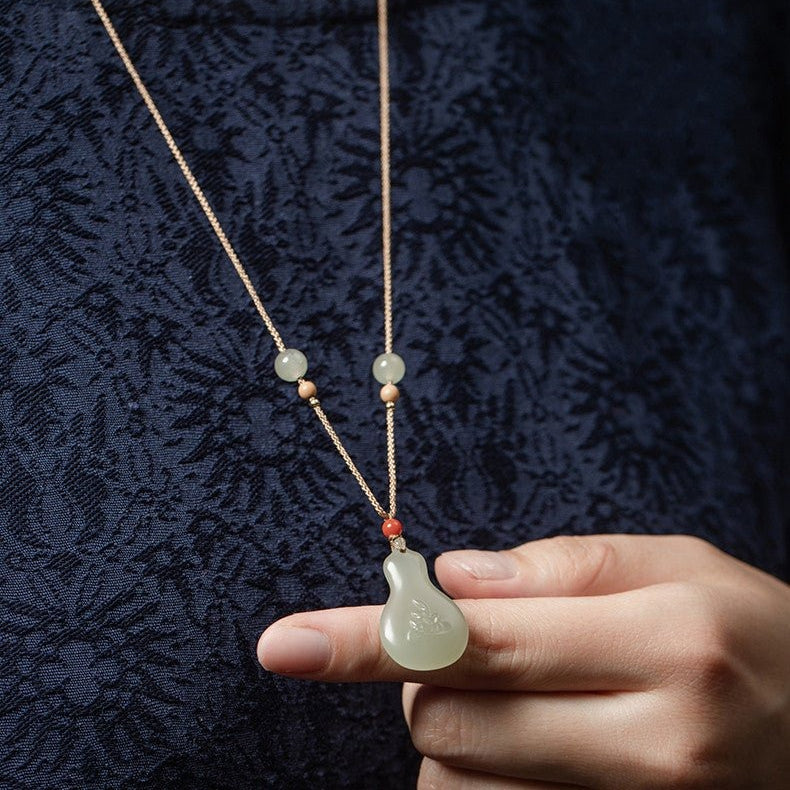 hetian jade gourd pendant necklace