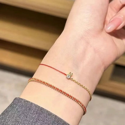 Boho Rotfadenarmband - Glücksarmband mit goldener Perle für Damen, handgefertigtes minimalistisches Design, verstellbarer Karabinerverschluss, perfekt für den Alltag & besondere Anlässe
