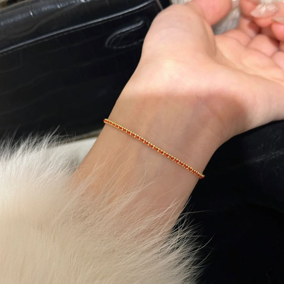 boho rotfadenarmband - glücksarmband mit goldener perle für damen, handgefertigtes minimalistisches design, verstellbarer karabinerverschluss, perfekt für den alltag & besondere anlässe