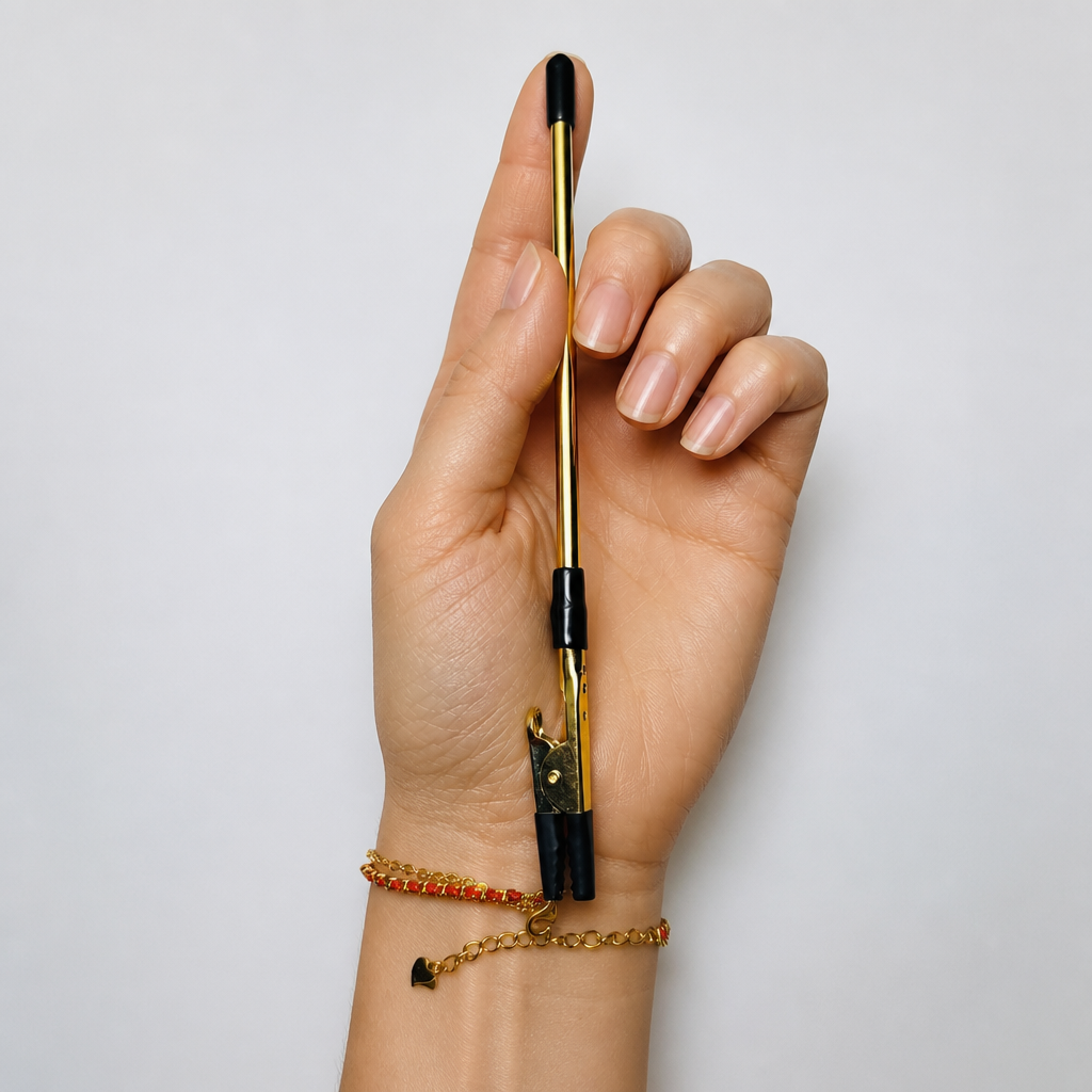 jewelry clasp helper for bracelets and necklaces, one-handed bracelet fastening tool with spring clip, gold-color iron rod jewelry dressing aid, 6.10 inch lightweight clasp holder for chain bracelets and necklaces, travel accessory for home or travel