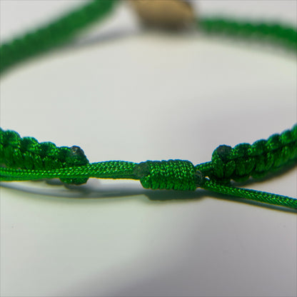 Lucky Five Leaf Clover Wish Bracelet for Women Teen Girls Emerald Green Adjustable Hand Woven String Bracelet Extra Fortune Blessing Jewelry Gift with Card