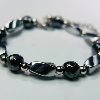 Natural Black Hematite Beaded Bracelet for Men Women Sleek Metallic Stone Round Bead Bracelet Fade Resistant Y2K Hip Hop Streetwear Wristband Minimalist Stacking Jewelry Gift