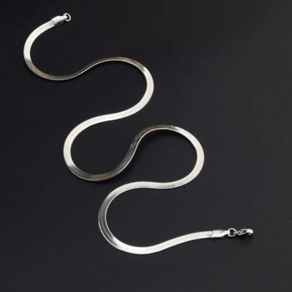 Stainless Steel Flat Snake Chain Necklace for Men Women 4mm Flat Herringbone Chain Sleek Liquid Blade Snake Bone Link Choker Streetwear Hip Hop Minimalist Plain Layering Chain 50cm