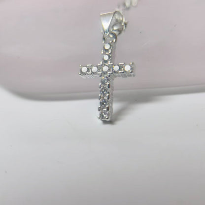 Iced Out Cross Necklace for Women Silver Hip Hop Pendant Choker Micro Pavé Cubic Zirconia Cross Rhinestone Necklace Y2K Gothic Punk Rock Clavicle Lip Chain Streetwear Light Luxury Sparkling Jewelry Gift 15.7 Inches