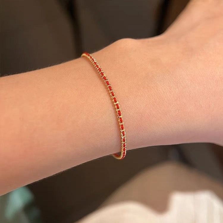 boho rotfadenarmband - glücksarmband mit goldener perle für damen, handgefertigtes minimalistisches design, verstellbarer karabinerverschluss, perfekt für den alltag & besondere anlässe