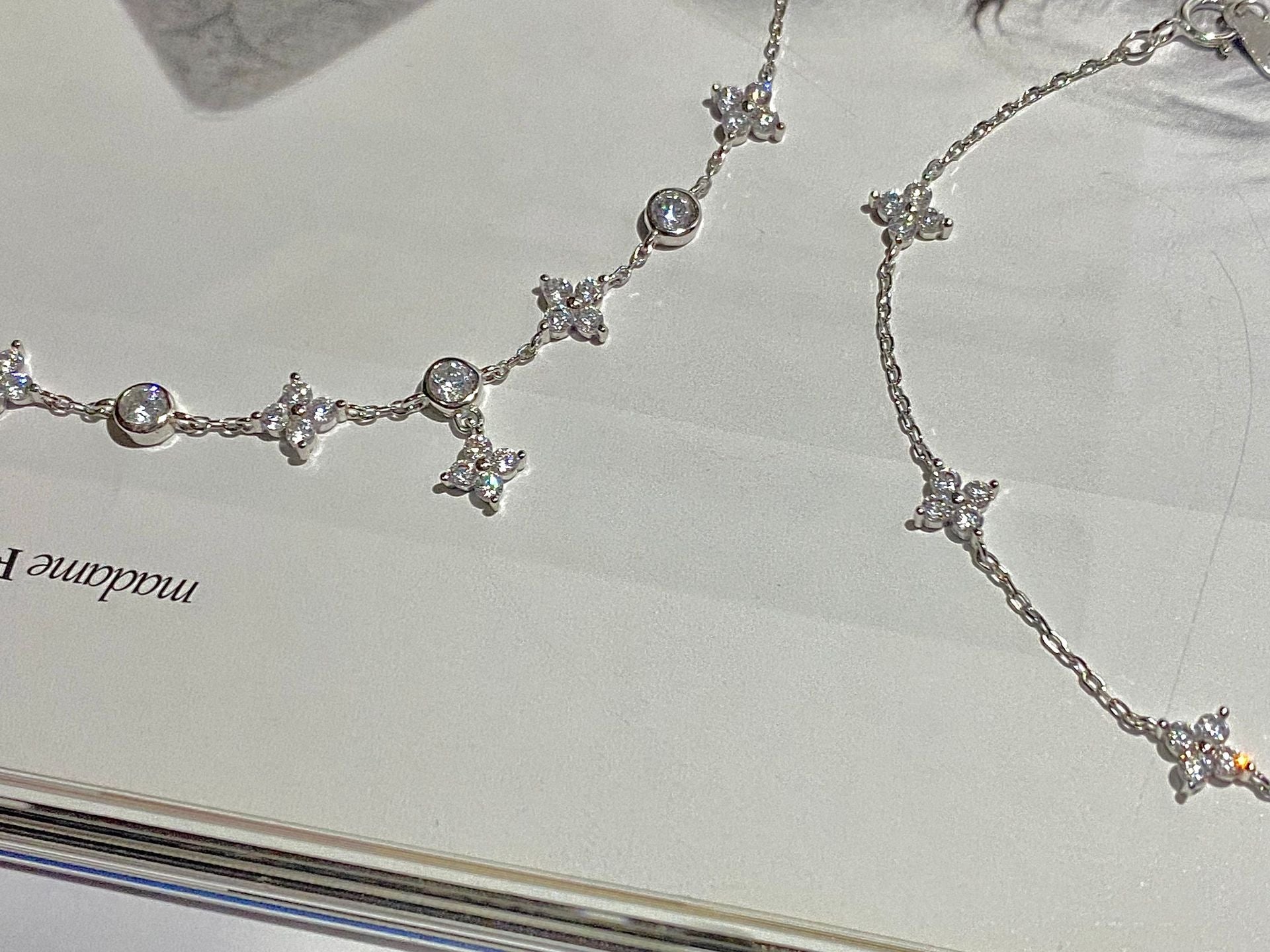 925 Silver Plated 18K Gold Clover Bracelet with Zircon Stones – Elegant, Simple & Luxury Design - STAR8S