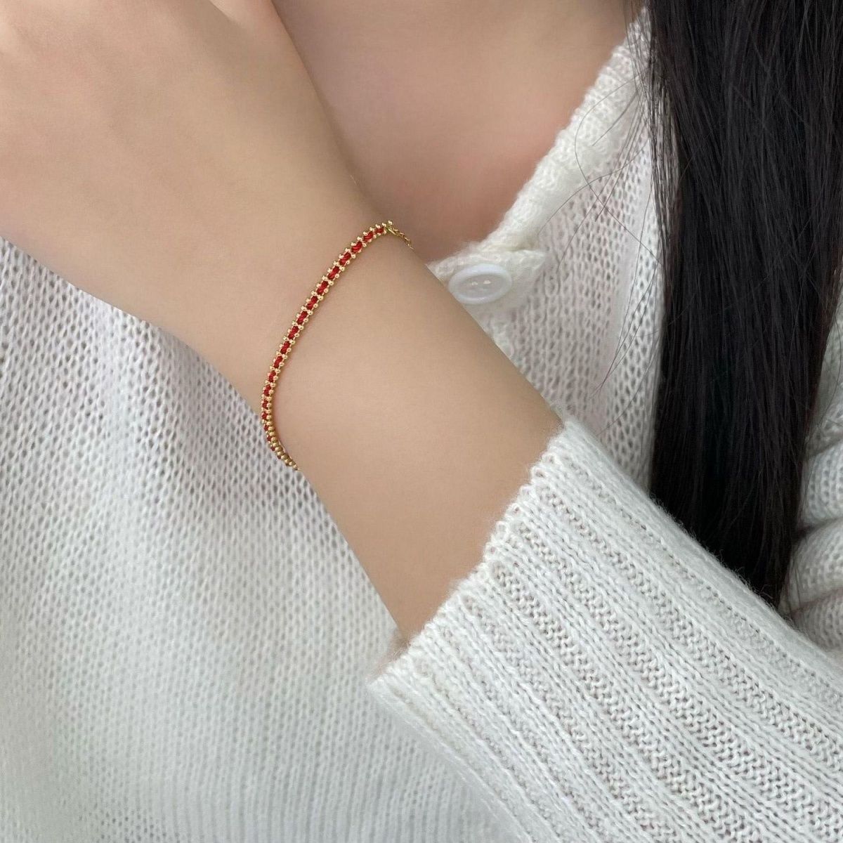 boho rotfadenarmband - glücksarmband mit goldener perle für damen, handgefertigtes minimalistisches design, verstellbarer karabinerverschluss, perfekt für den alltag & besondere anlässe