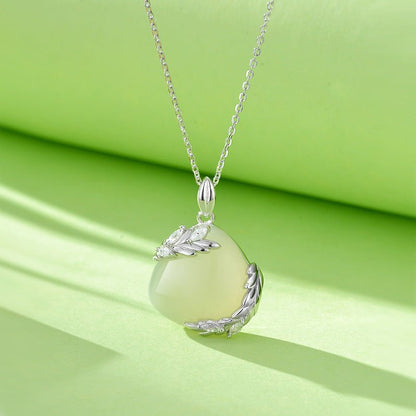 Attractive & Elegant Wheat Jade Necklace: Lucky Hetian Jade Elegant Collarbone | STAR8S