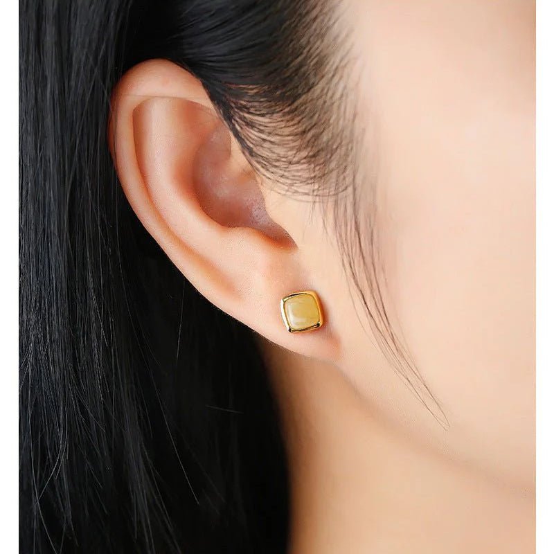 charming jade ear studs: nan hong agate sugar cube hetian jade s925 | star8s - star8s