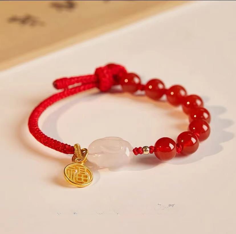 Elegant Rabbit Bracelet: Hetian Jade Animal Year Gift | STAR8S