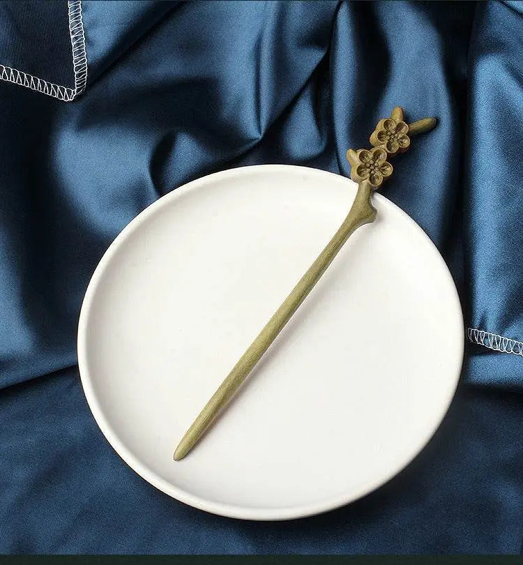 Green Sandalwood Carved Hairpin for Vintage Styling - STAR8S