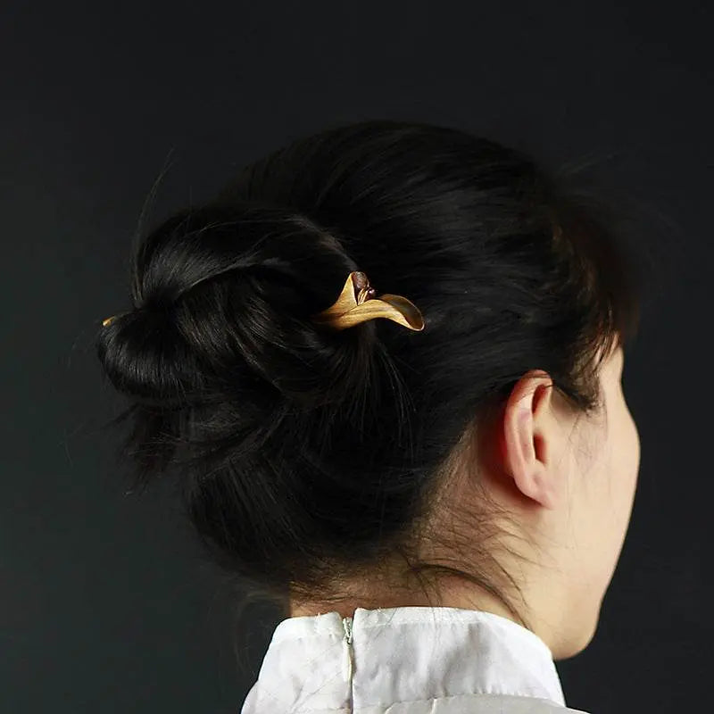 Green Sandalwood Handmade Hairpin for Vintage Hairstyling, Perfect for Bun Styling - STAR8S