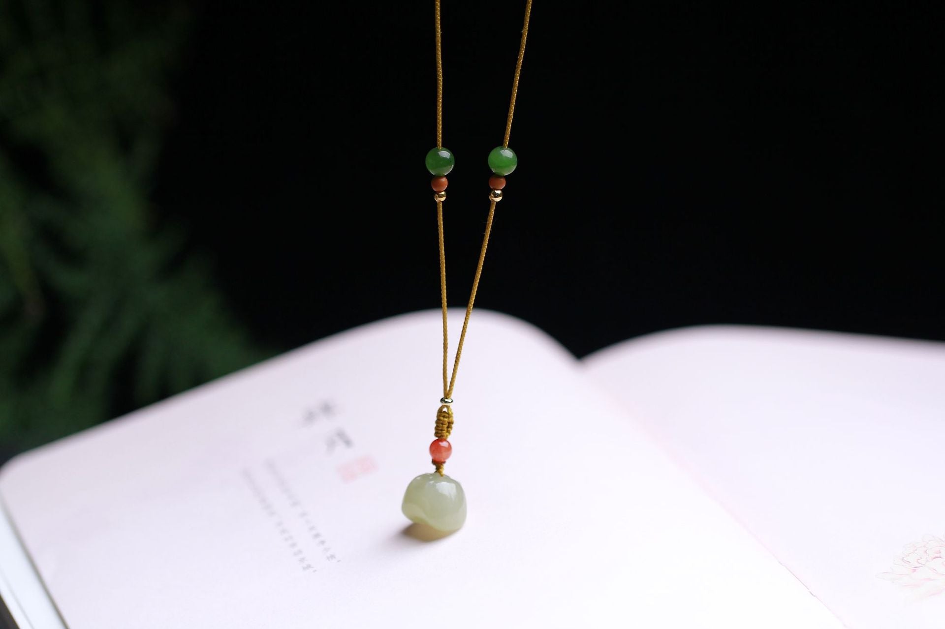 Jade Stone Necklace - Heitian Hanging Lock Pendant for Men & Women‌ | STAR8S