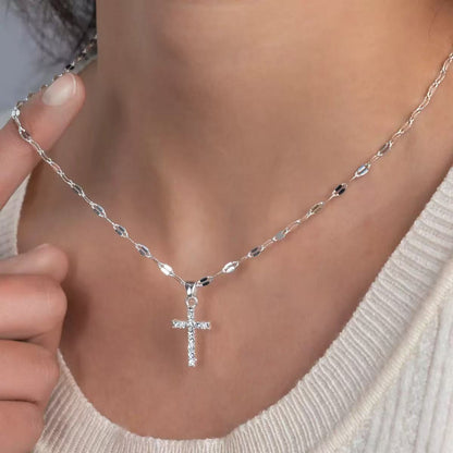 Iced Out Cross Necklace for Women Silver Hip Hop Pendant Choker Micro Pavé Cubic Zirconia Cross Rhinestone Necklace Y2K Gothic Punk Rock Clavicle Lip Chain Streetwear Light Luxury Sparkling Jewelry Gift 15.7 Inches