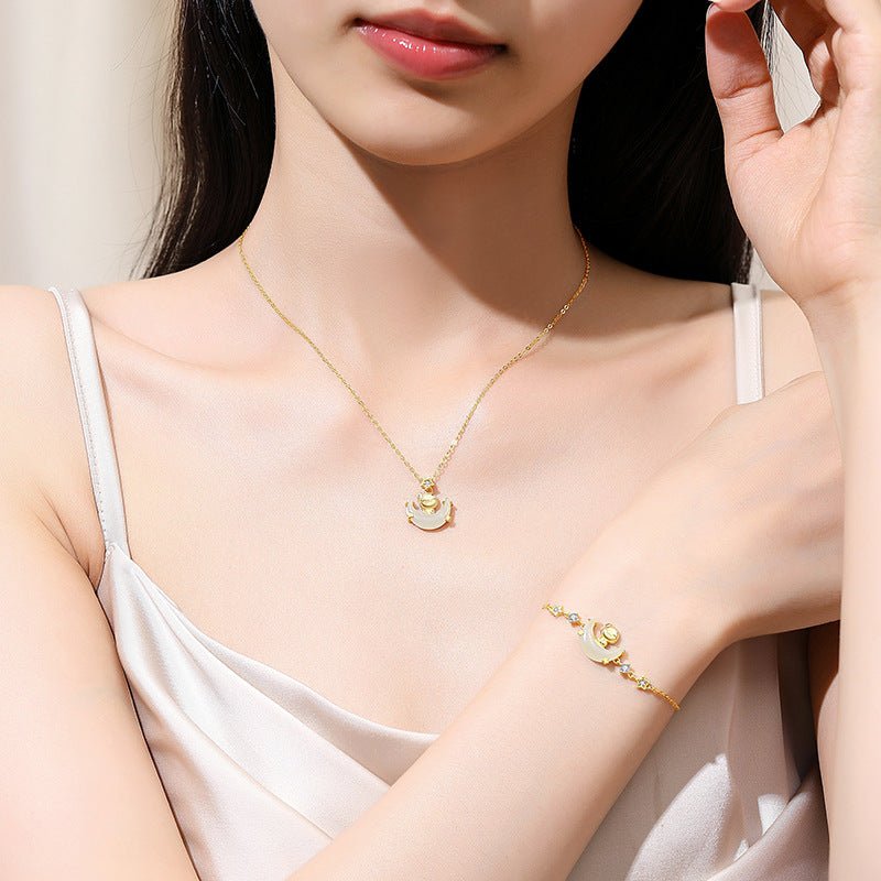 Stone Necklace - Moon Boat Cute Snake Hetian & Red Agate | STAR8S