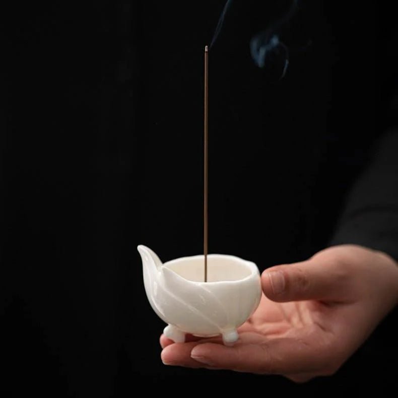 Charming Lotus Incense Holder – Unique Three - Legged Design, Elegant Home Decor - STAR8S