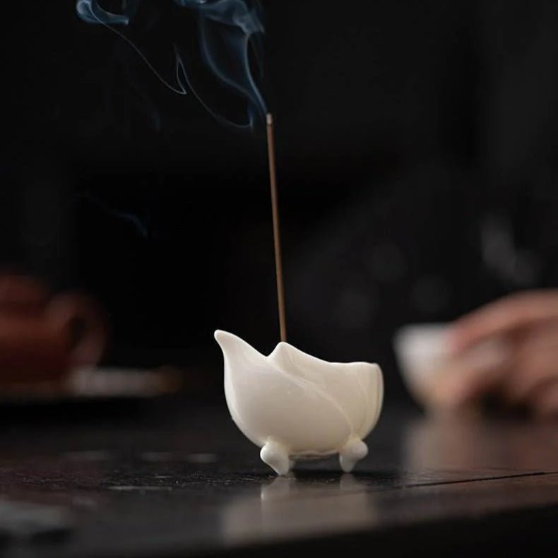 Charming Lotus Incense Holder – Unique Three - Legged Design, Elegant Home Decor - STAR8S