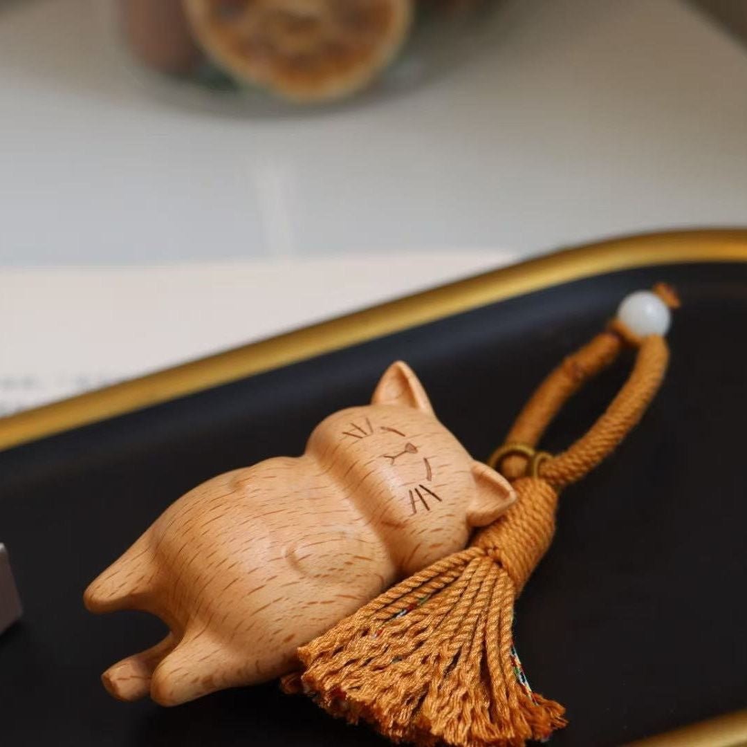 creative wooden beech cat keychain – cute hand - carved cat keychain pendant for bags - star8s
