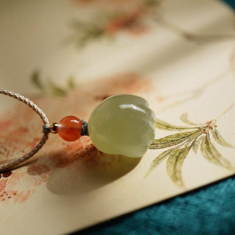 Elegant Hetian Jade Cat Paw Pendant Necklace – Handmade for a Simple, Elegant Look - STAR8S