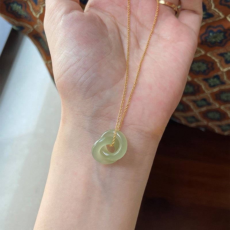 Elegant Hetian Jade Interlocking Rings Necklace – Timeless Beauty - STAR8S
