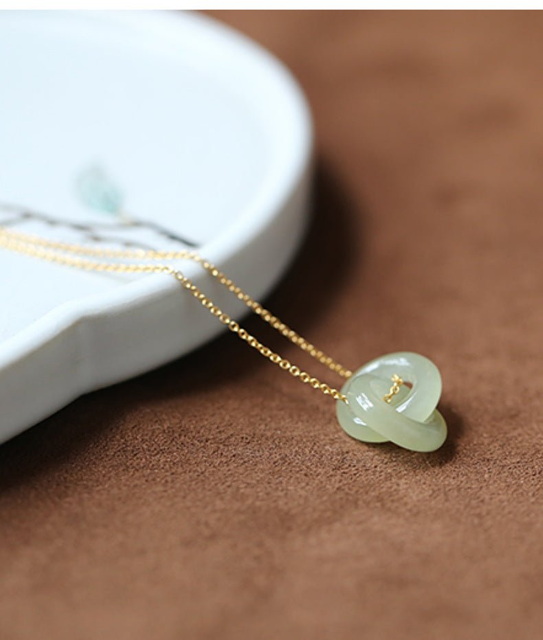 Elegant Hetian Jade Interlocking Rings Necklace – Timeless Beauty - STAR8S