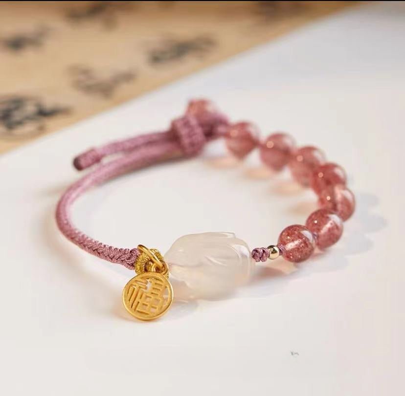 Elegant Rabbit Bracelet: Hetian Jade Animal Year Gift | STAR8S