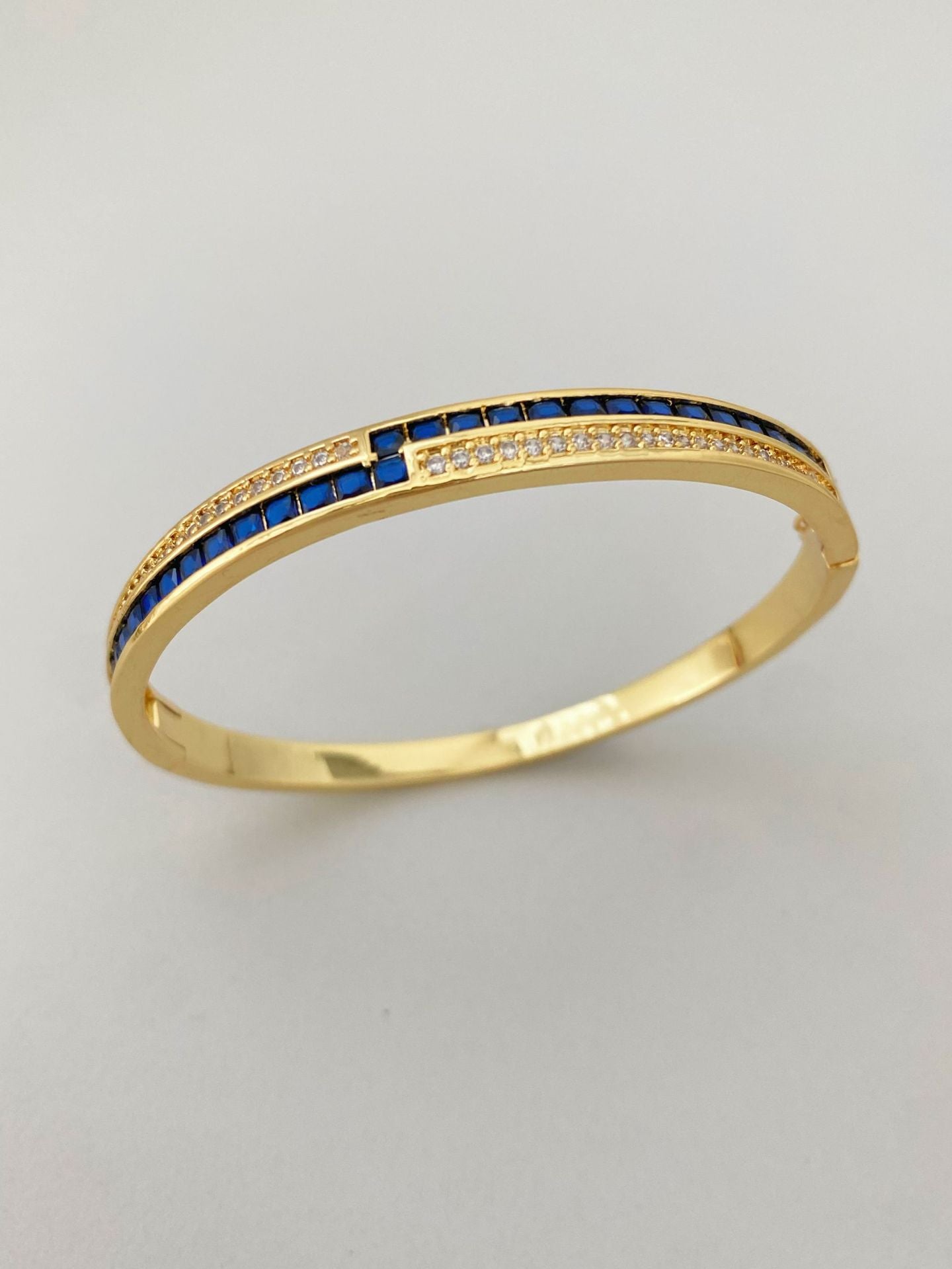 elegant zirconia - plated bracelet for women – fashionable 18k gold copper bangle with full diamond - like stones - star8s