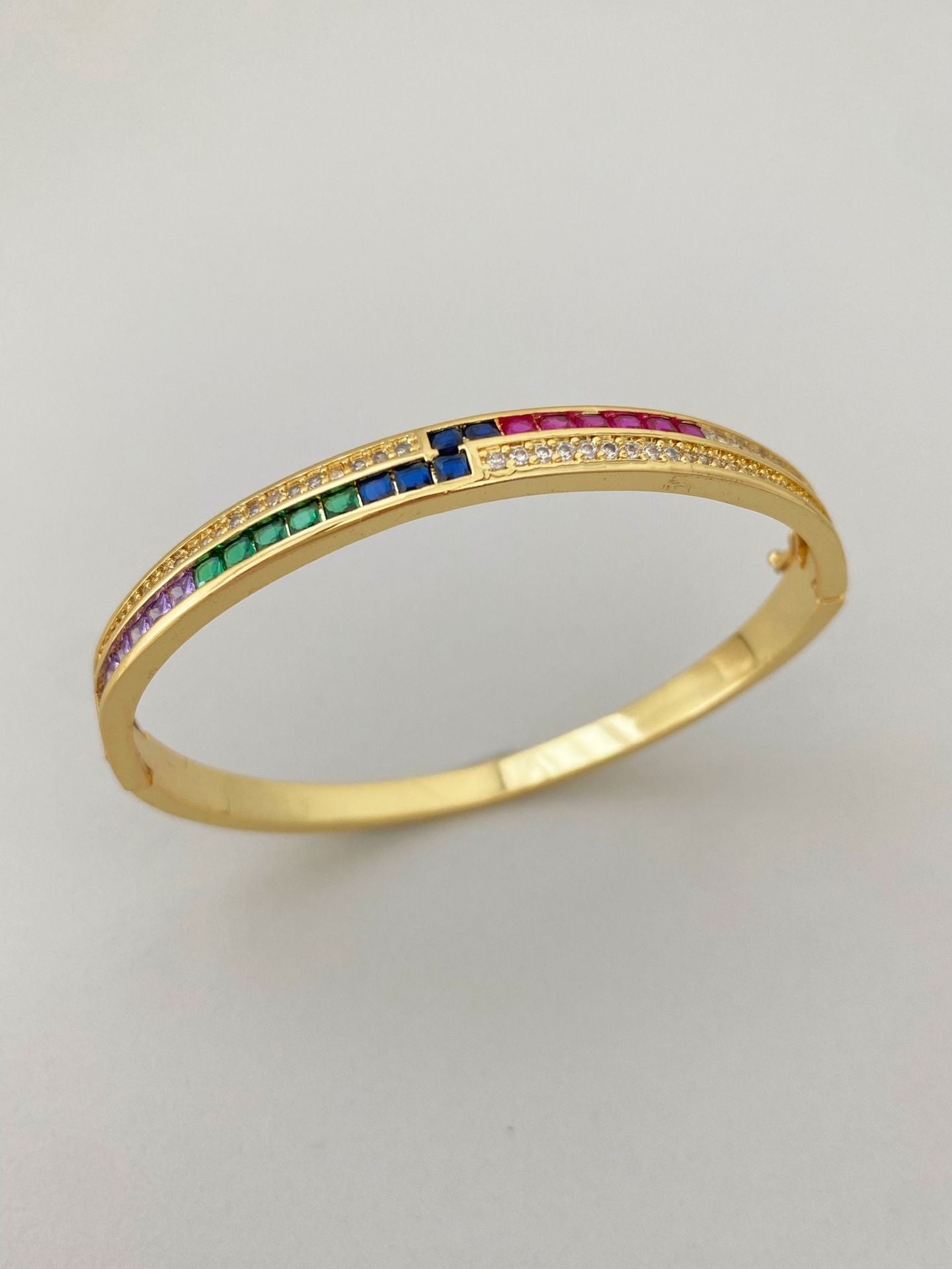 Elegant Zirconia - Plated Bracelet for Women – Fashionable 18K Gold Copper Bangle with Full Diamond - Like Stones - STAR8S