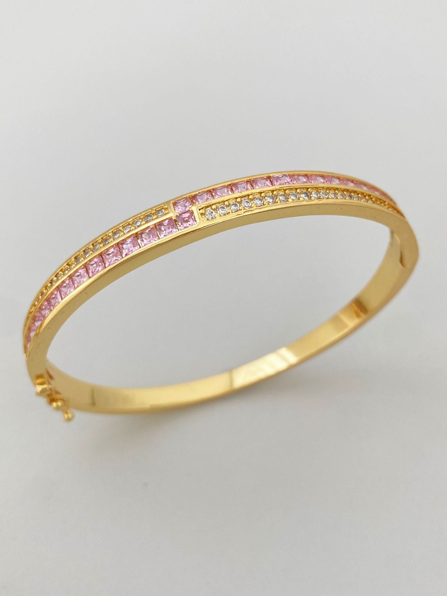 elegant zirconia - plated bracelet for women – fashionable 18k gold copper bangle with full diamond - like stones - star8s