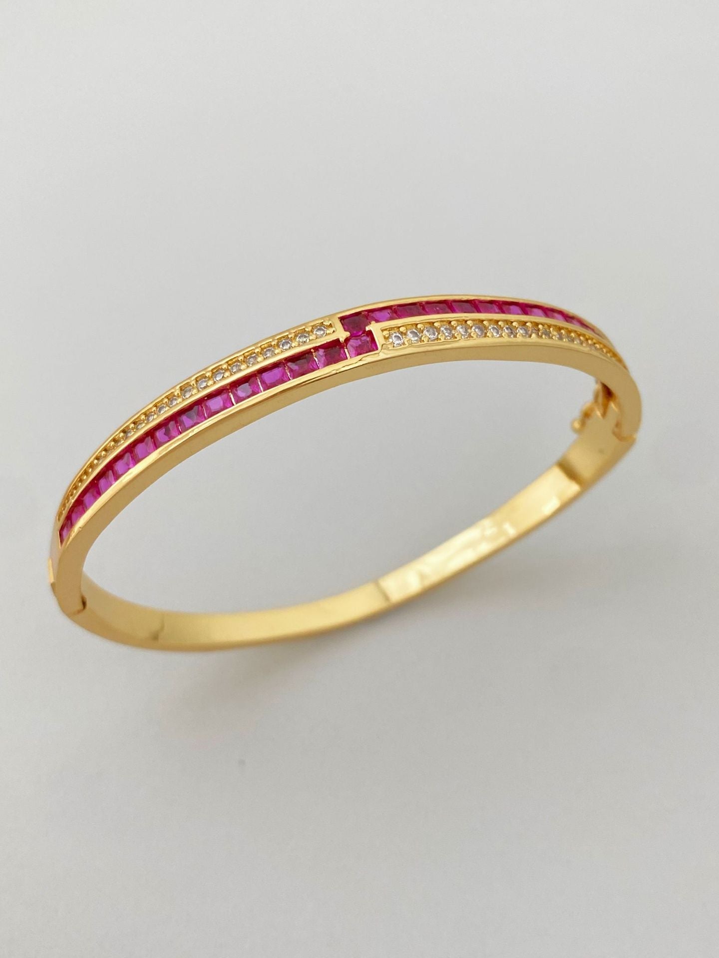Elegant Zirconia - Plated Bracelet for Women – Fashionable 18K Gold Copper Bangle with Full Diamond - Like Stones - STAR8S