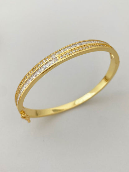 Elegant Zirconia - Plated Bracelet for Women – Fashionable 18K Gold Copper Bangle with Full Diamond - Like Stones - STAR8S