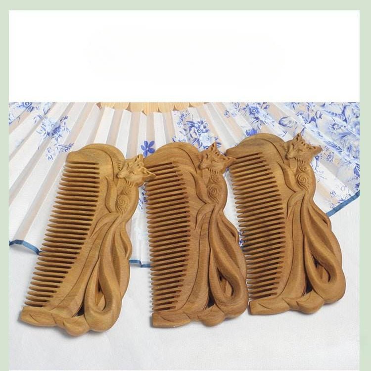 Green Sandalwood Fox Comb – Hand - Carved Design, Gifting Elegant & Charming Hair Care - STAR8S