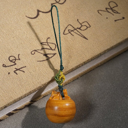 Hand - Carved Green Sandalwood Apple Keychain 🍏 Wooden Pendant with Leaf – Peace Amulet - STAR8S