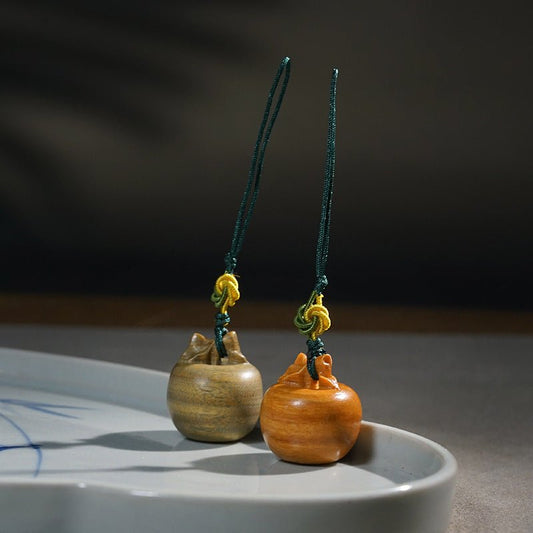Hand - Carved Green Sandalwood Apple Keychain 🍏 Wooden Pendant with Leaf – Peace Amulet - STAR8S