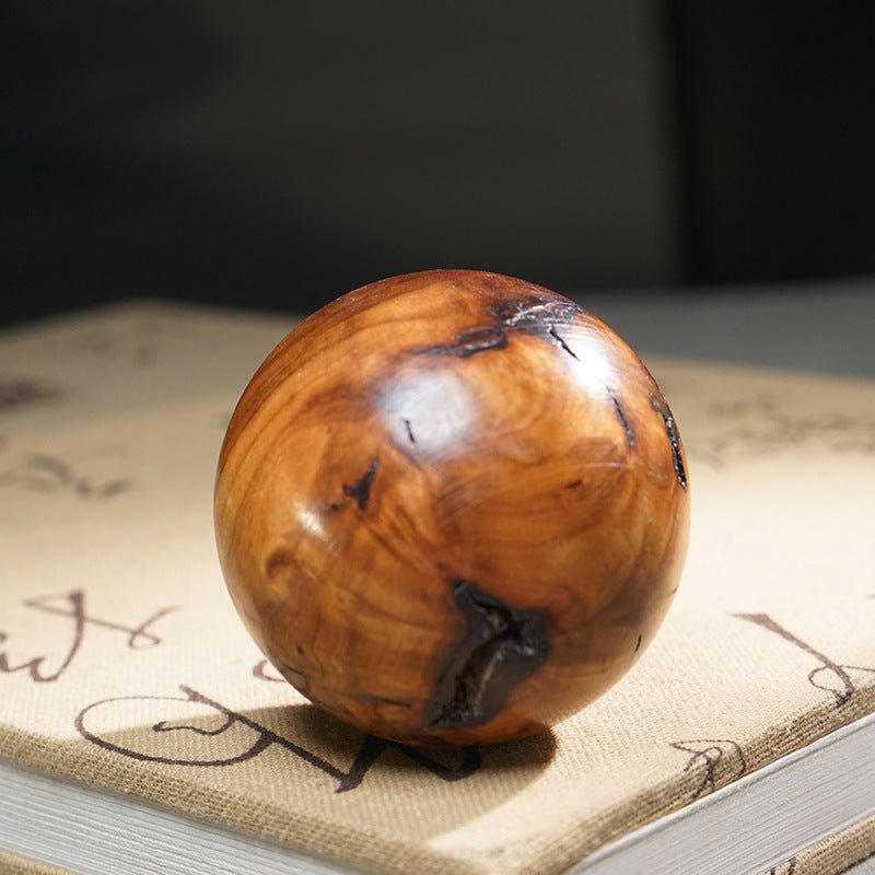 Lightning - Struck Jujube Wood Massage Ball – Hand - Carved Health Ball for Elderly, Natural Wooden Wellness Gift - STAR8S