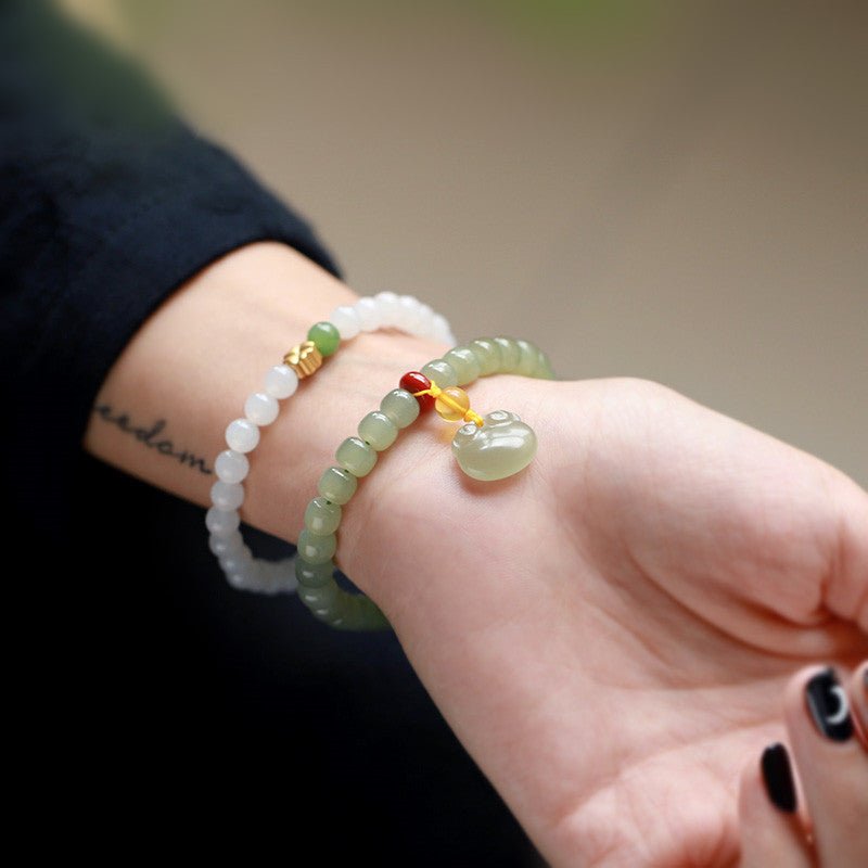 Natural Hetian Jade 6x7mm Single Strand Bracelet with Ruyi Pendant - Simple and Elegant Jewelry for Women 🌿✨ - STAR8S