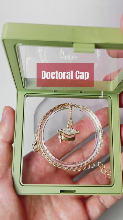 Trendy Rhinestone Graduation Cap Pendant Necklace for Women Girls Gold Plated Class of 2026 Doctoral Mortarboard Charm Choker Chain Memorial Jewelry Gift with Inspirational Card Going Places