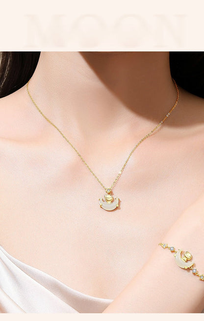 Stone Necklace - Moon Boat Cute Snake Hetian & Red Agate | STAR8S