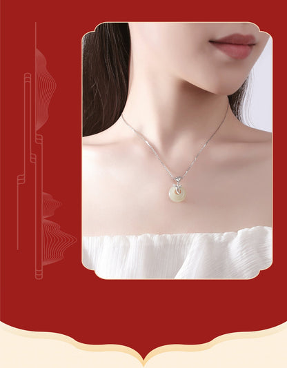 Unique Jade Necklace Jewelry: Rose Safety Disc Hetian Jade Collarbone Chain | STAR8S