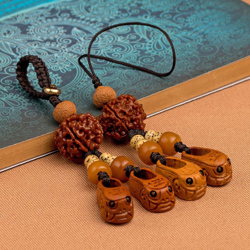Wooden Tiger Head Shoes Keychain – Creative Car Keychain for Men and Women, Mobile Phone Charm, Unique Gift - STAR8S